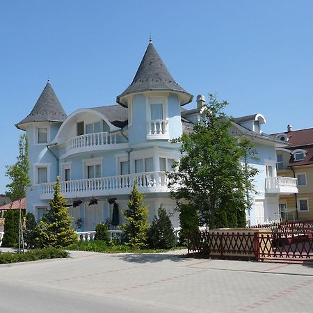 Crystal és Susanne Panzió Bed and Breakfast Siófok Esterno foto